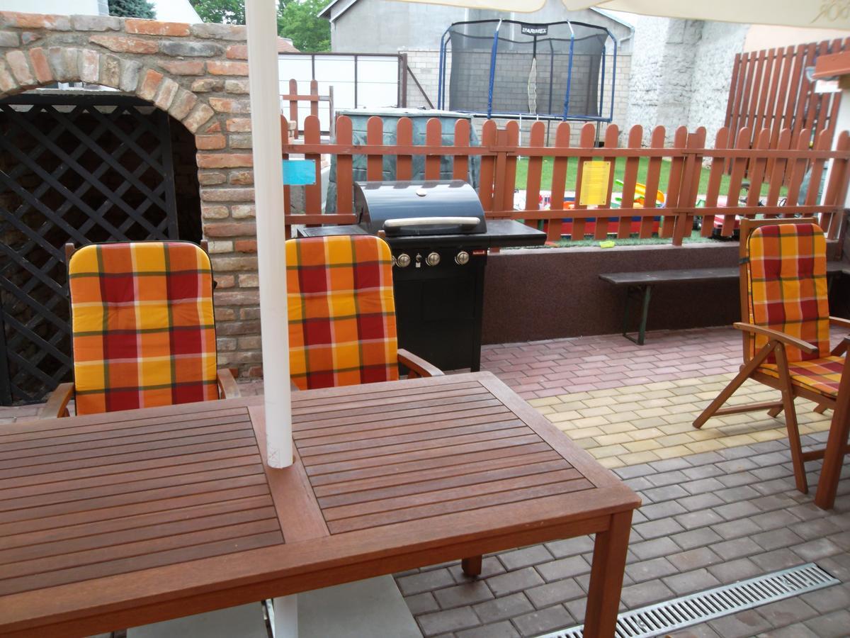 Ubytovani U Maminky Guest House Lednice Luaran gambar